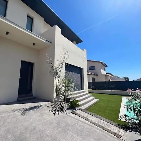 Maison Neuve 130 M2 Avec Piscine Villa *